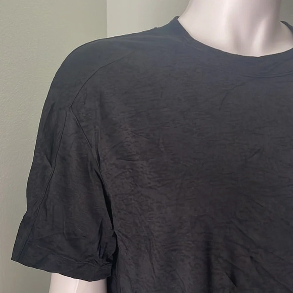 LULULEMON Black Short Sleeve Tee Split Back Size 4 - Picture 2 of 9